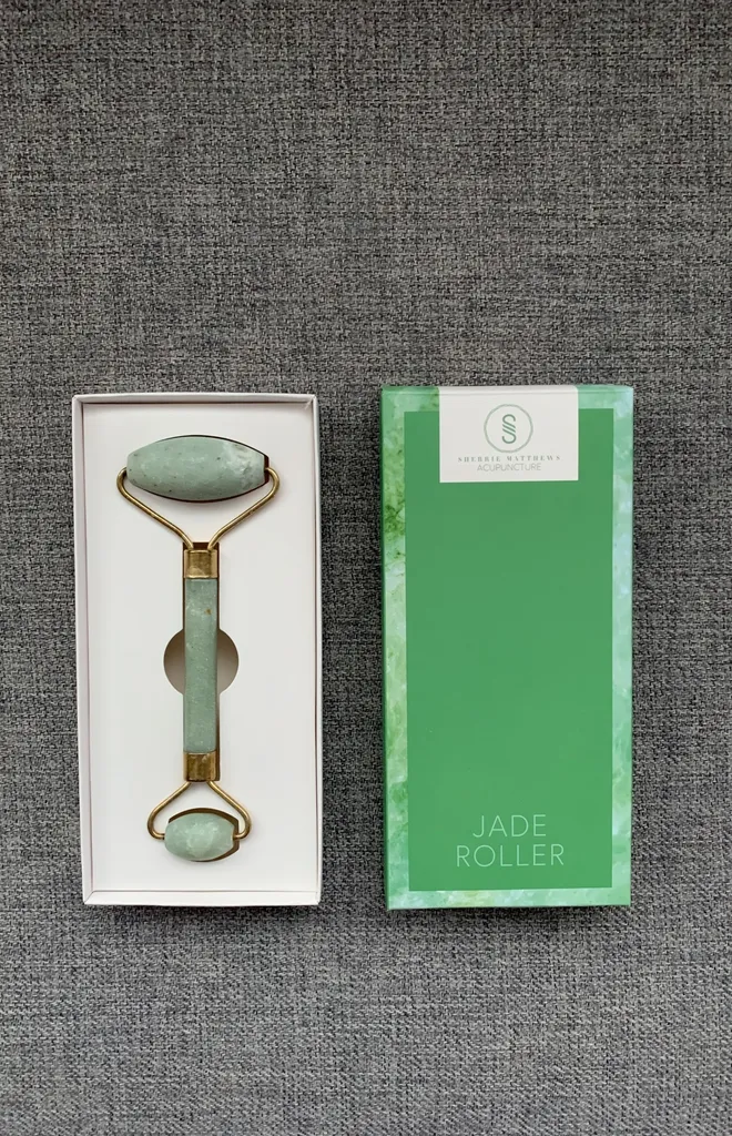 Jade Roller photo 1