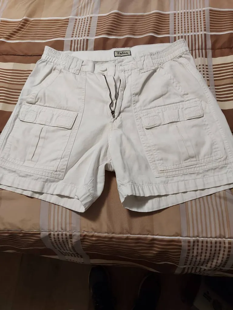 Men's Shorts Size 32 photo 1