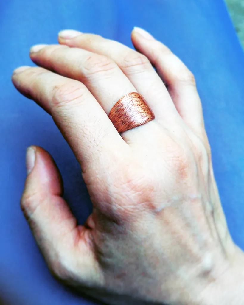 Bentwood ring - tapered design photo 1
