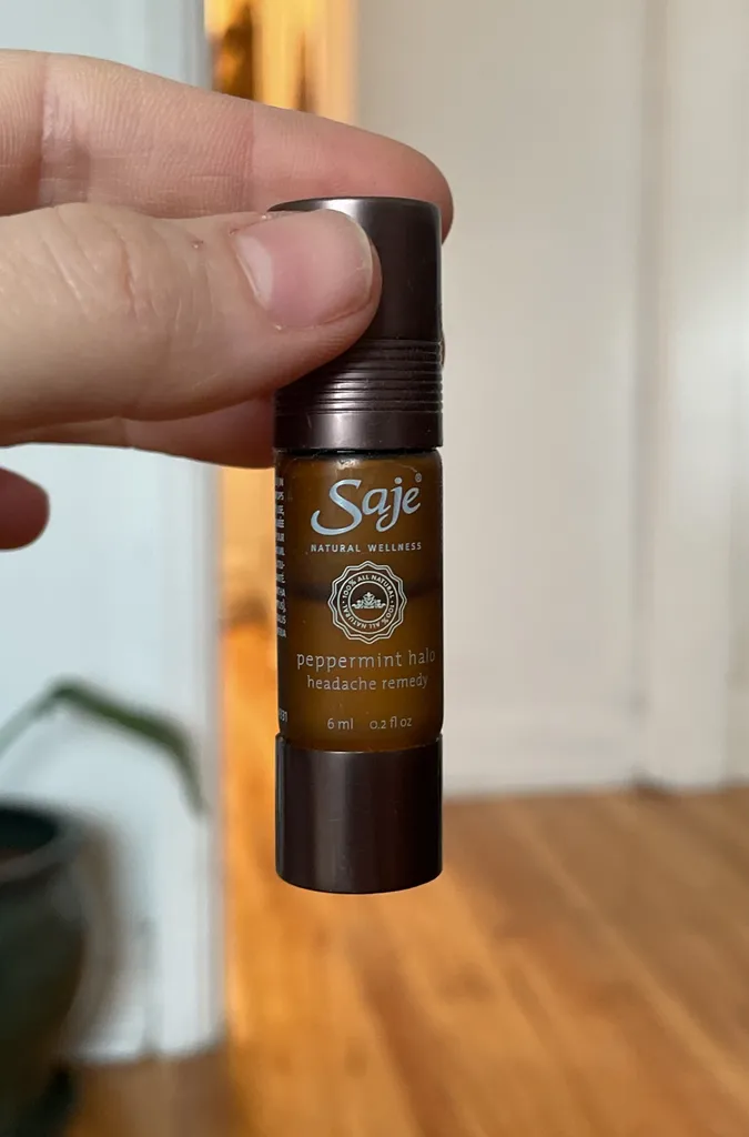 Saje Peppermint Halo Essential Oil Roll-on photo 1