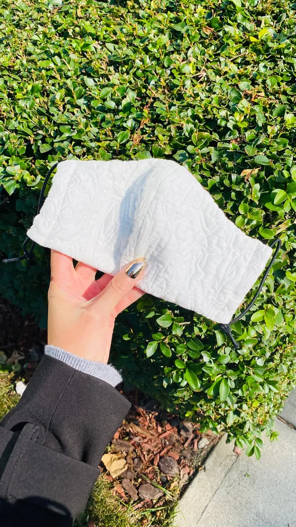 Texture White Mask photo 1