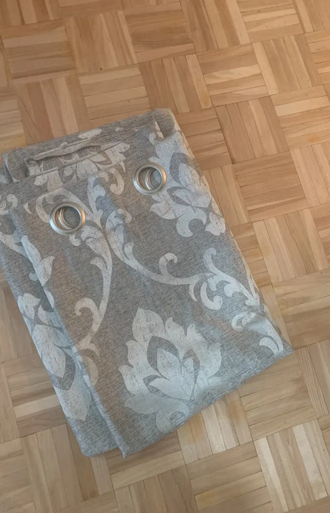 Curtain Panel photo 1