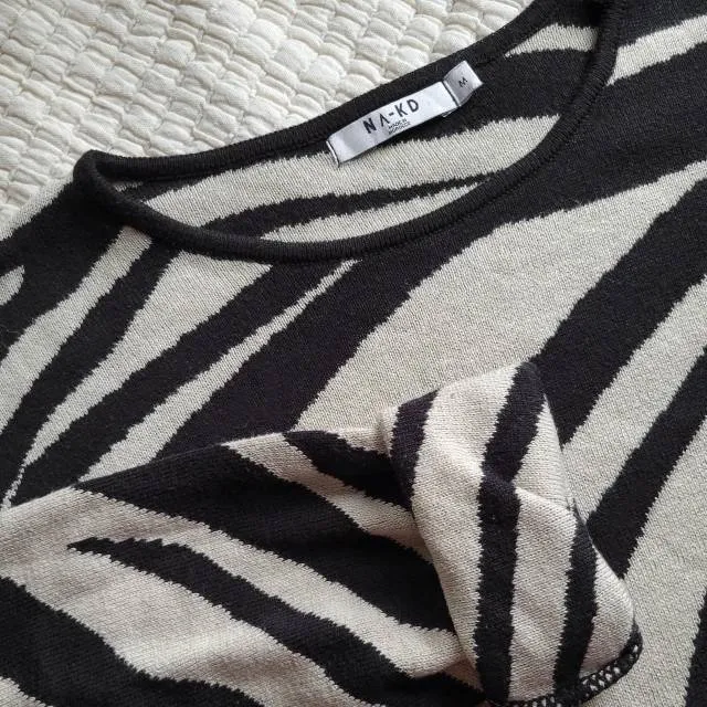 Zebra sweater photo 1