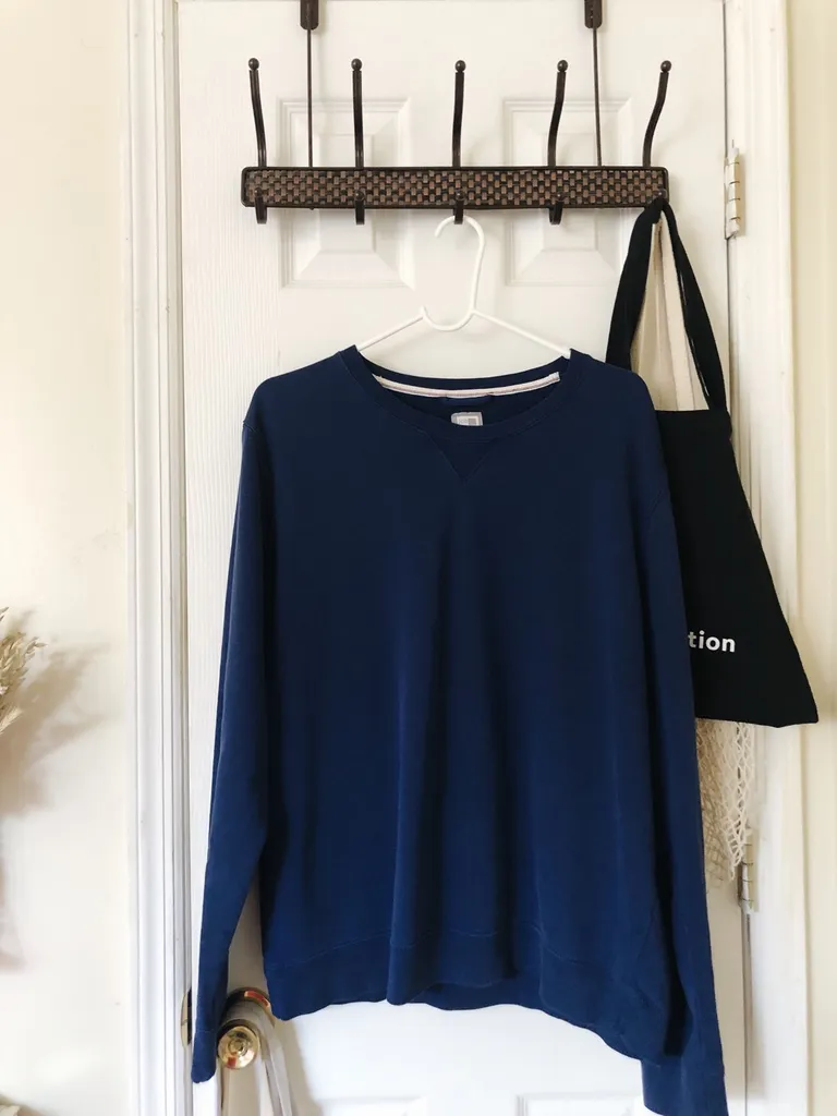 navy blue sweatshirt photo 1
