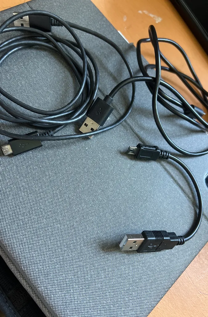 Cables (1 Usb C, 2 Usb 2) photo 1