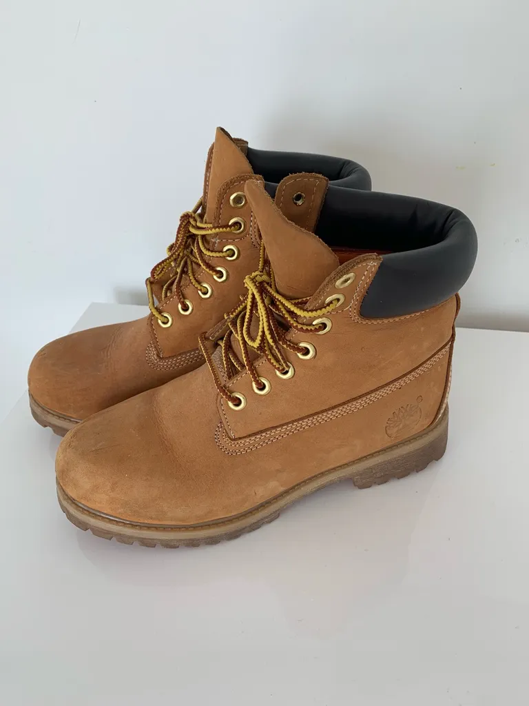 MOVING CLEAR OUT photo 1