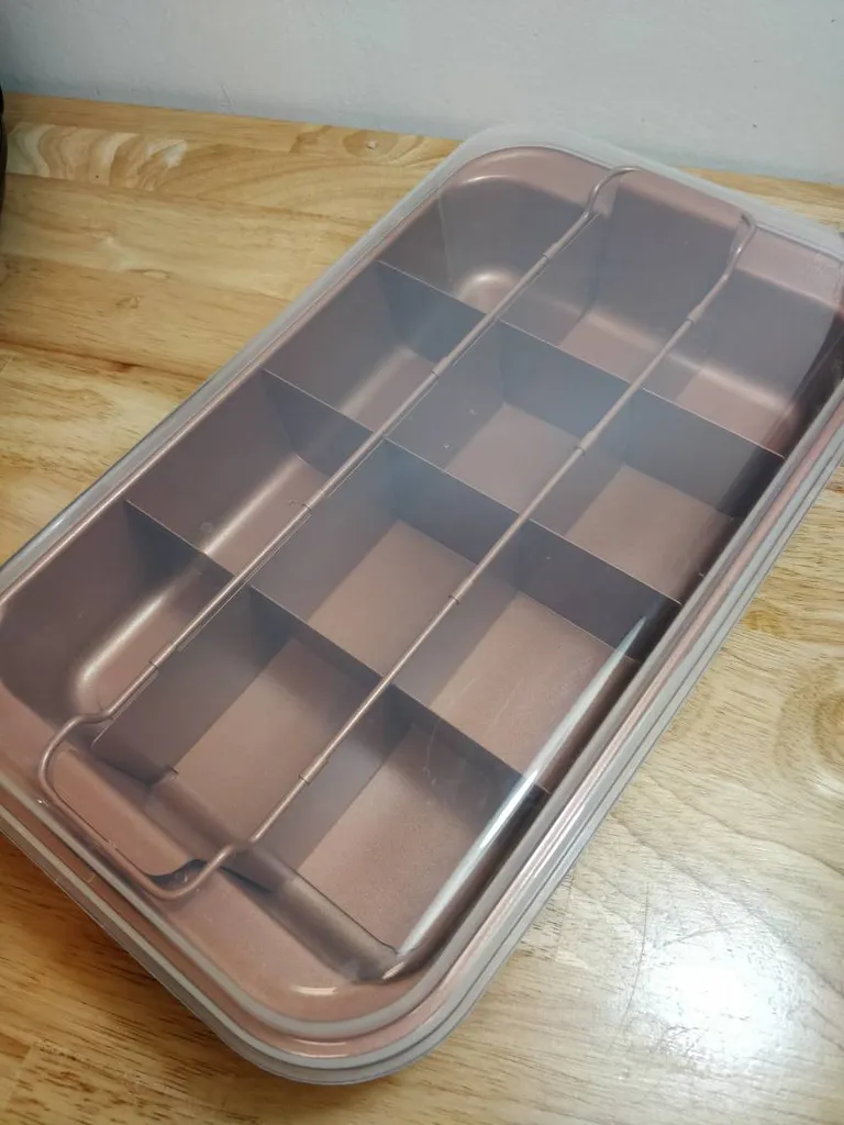 Edge-piece Brownie Pan with Lid photo 1