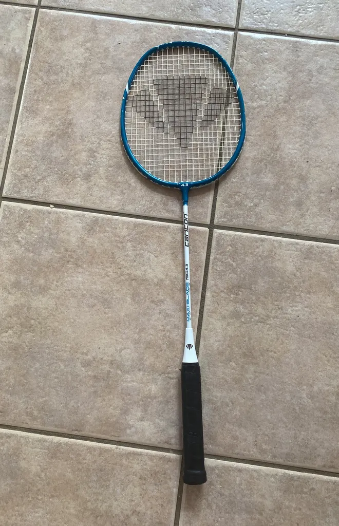 Badminton racket photo 1