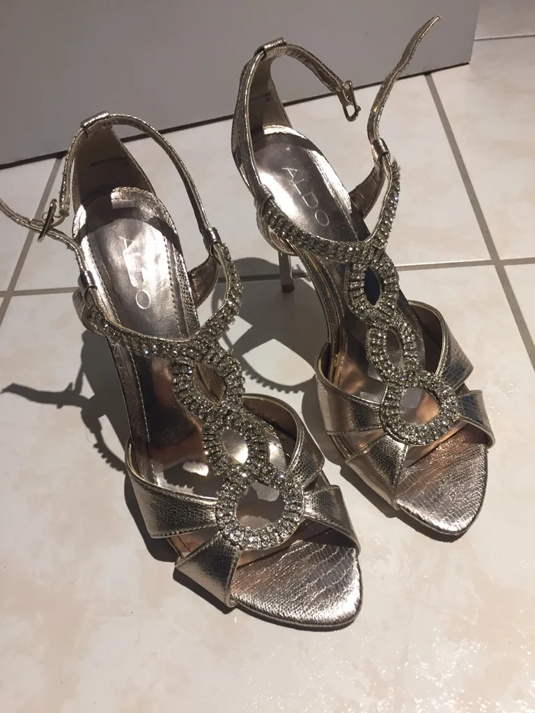 Champagne Heels photo 1