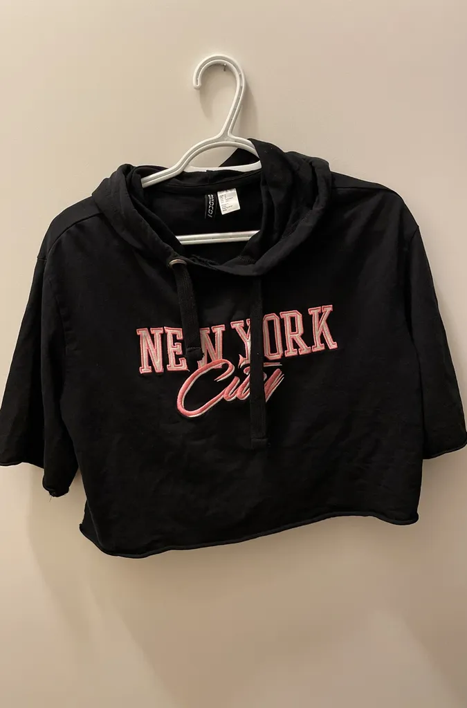 H&M Crop Sweater Small photo 1