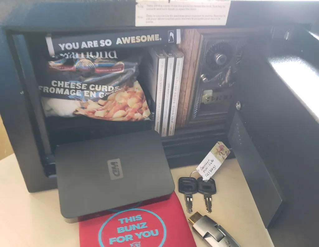 Hide your putin Cheddar photo 1