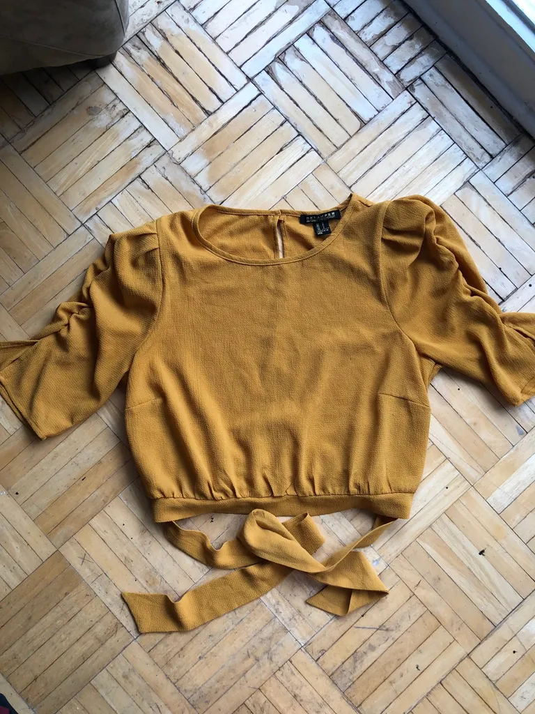 Chic Crop Top photo 1