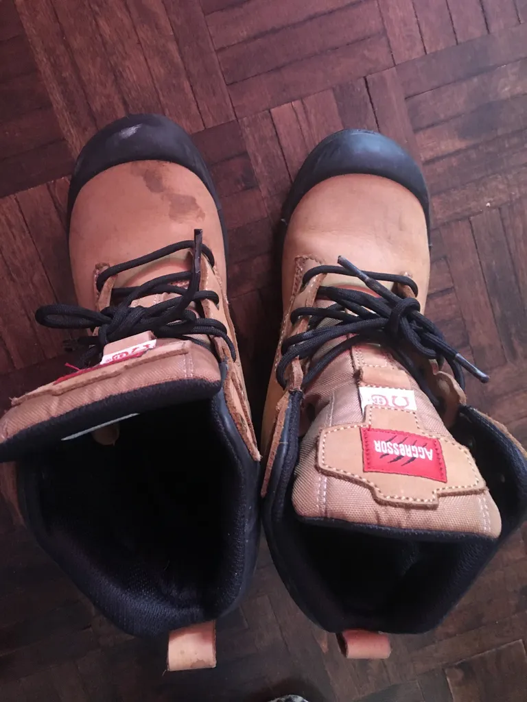 Size 7.5 Steel toe Women’s Boots photo 1