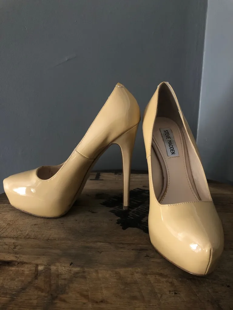 Steve Madden Nude Pumps (sz 8.5) photo 1