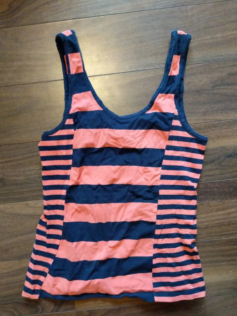 Free Medium French Connection Tank photo 1