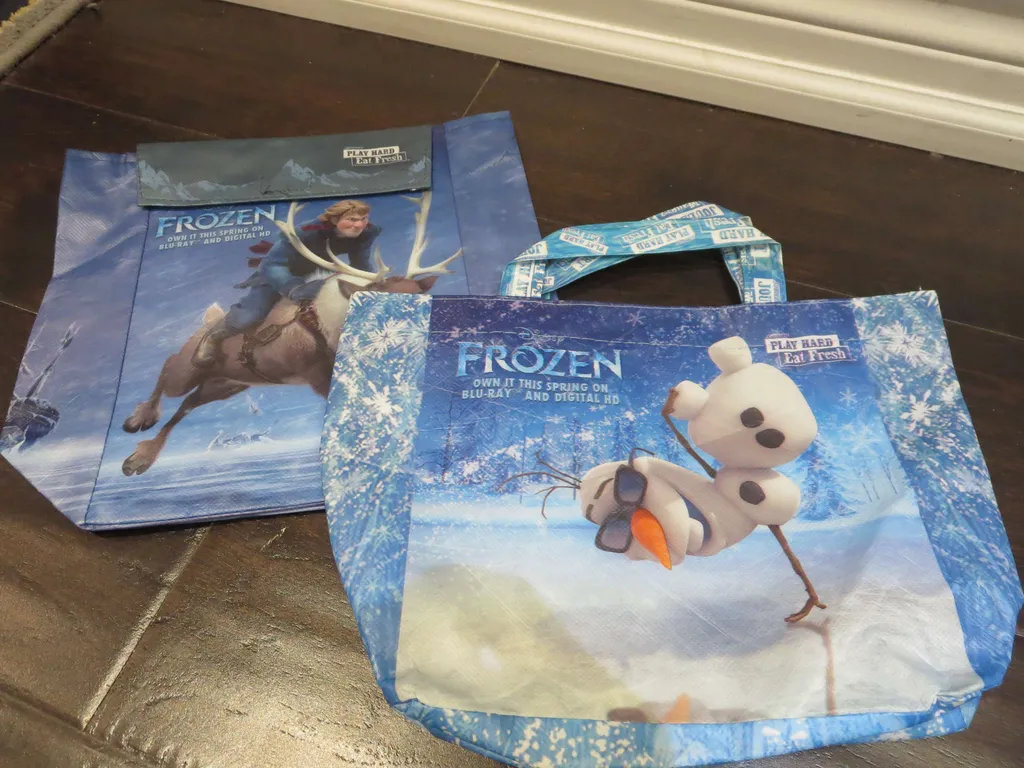 Disney's Frozen Lunch Bags photo 1