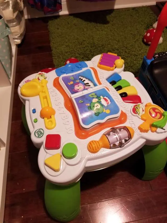 Leap frog activity table English/Spanish photo 1