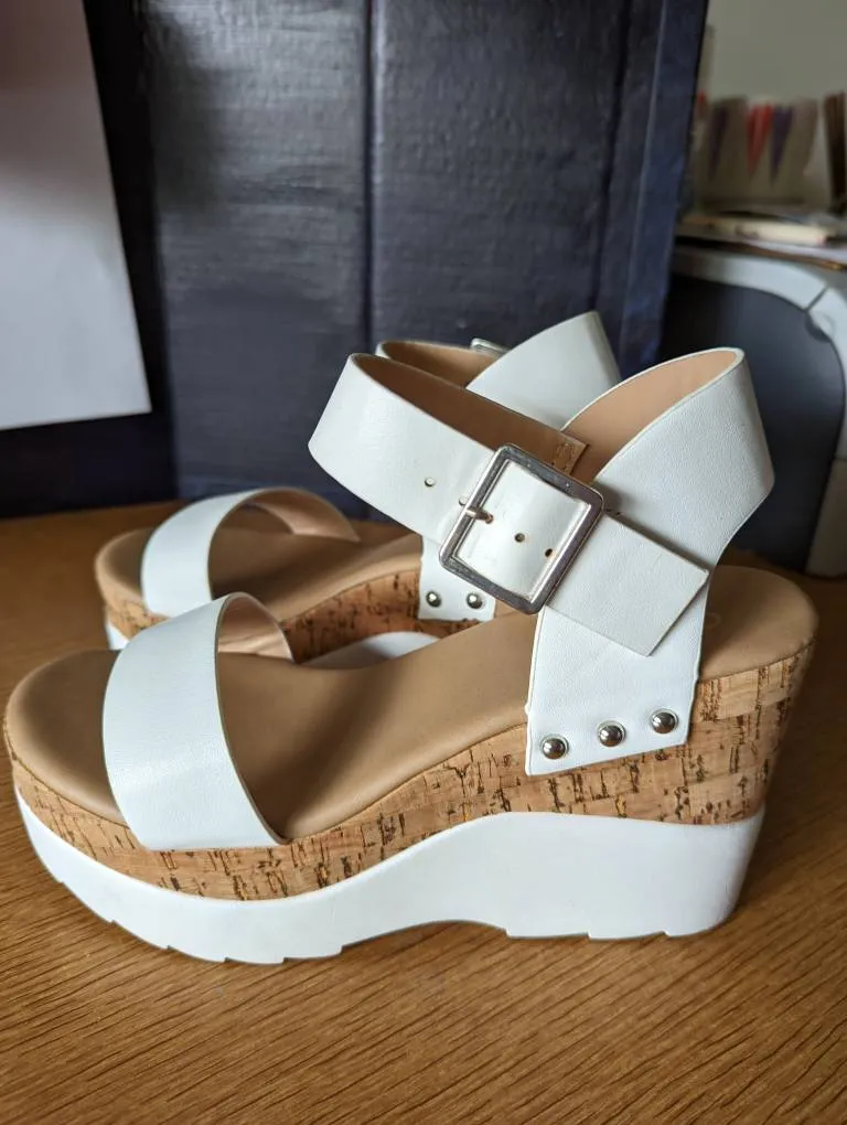 Size 6 White Platform Heels photo 1