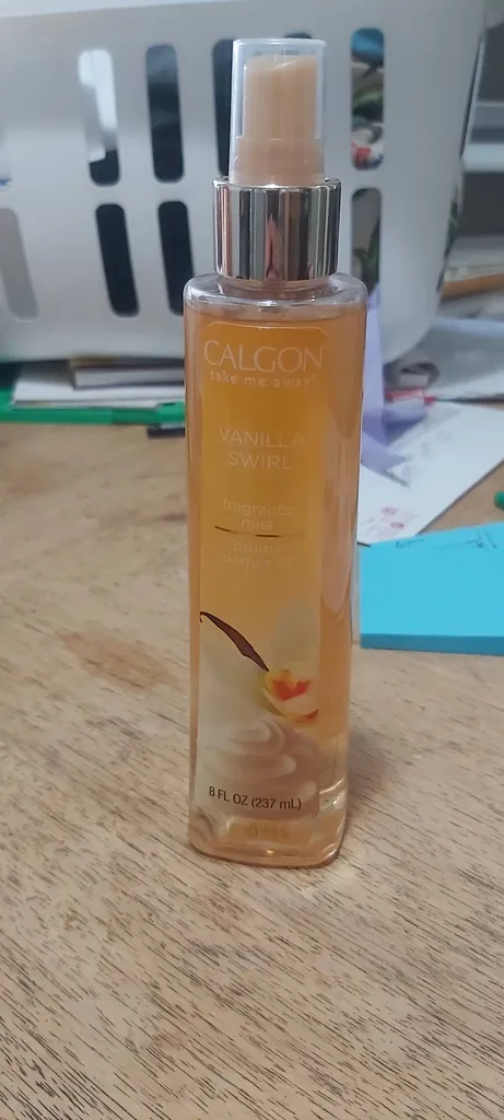 Calgon Vanilla Swirl Fragrance Mist 237ml- Free photo 1