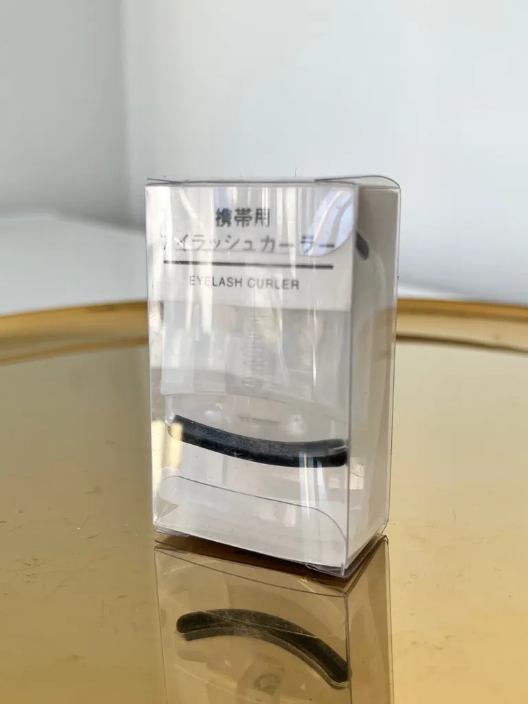 Muji Portable Eyelash Curler photo 1