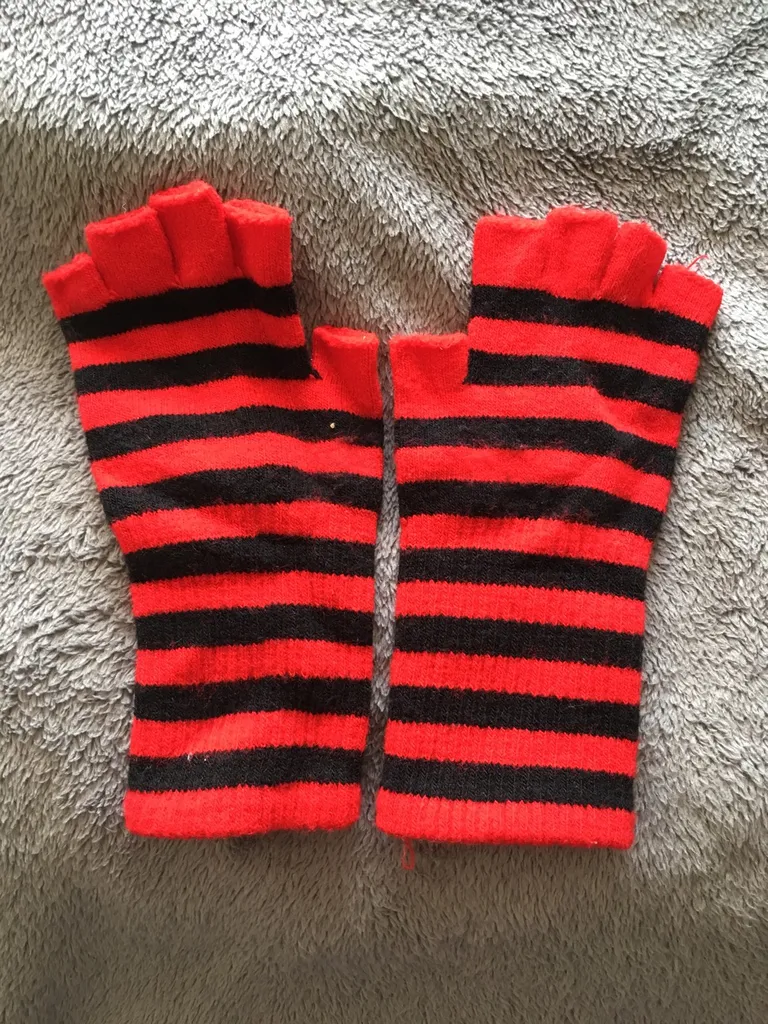 Fingerless Mitts photo 1