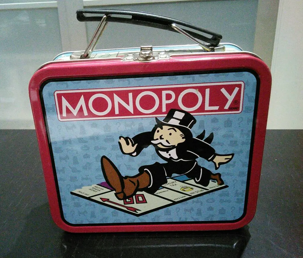 Monopoly Metal Box photo 1