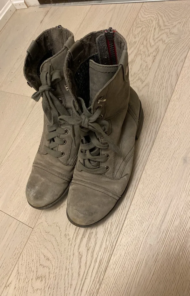 Rockport Suede Grey Ankle Boots photo 1