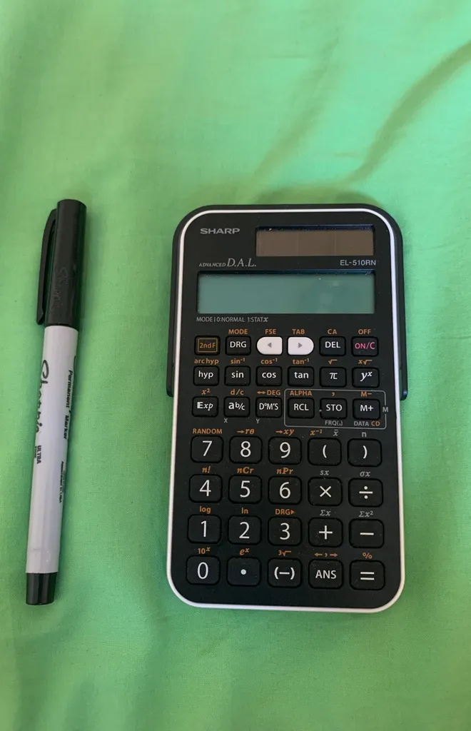 Sharp solar cell battery Calculator photo 1