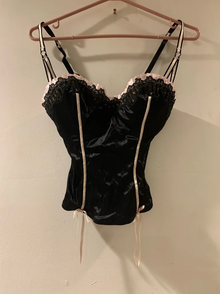 Victoria’s Secret corset photo 1