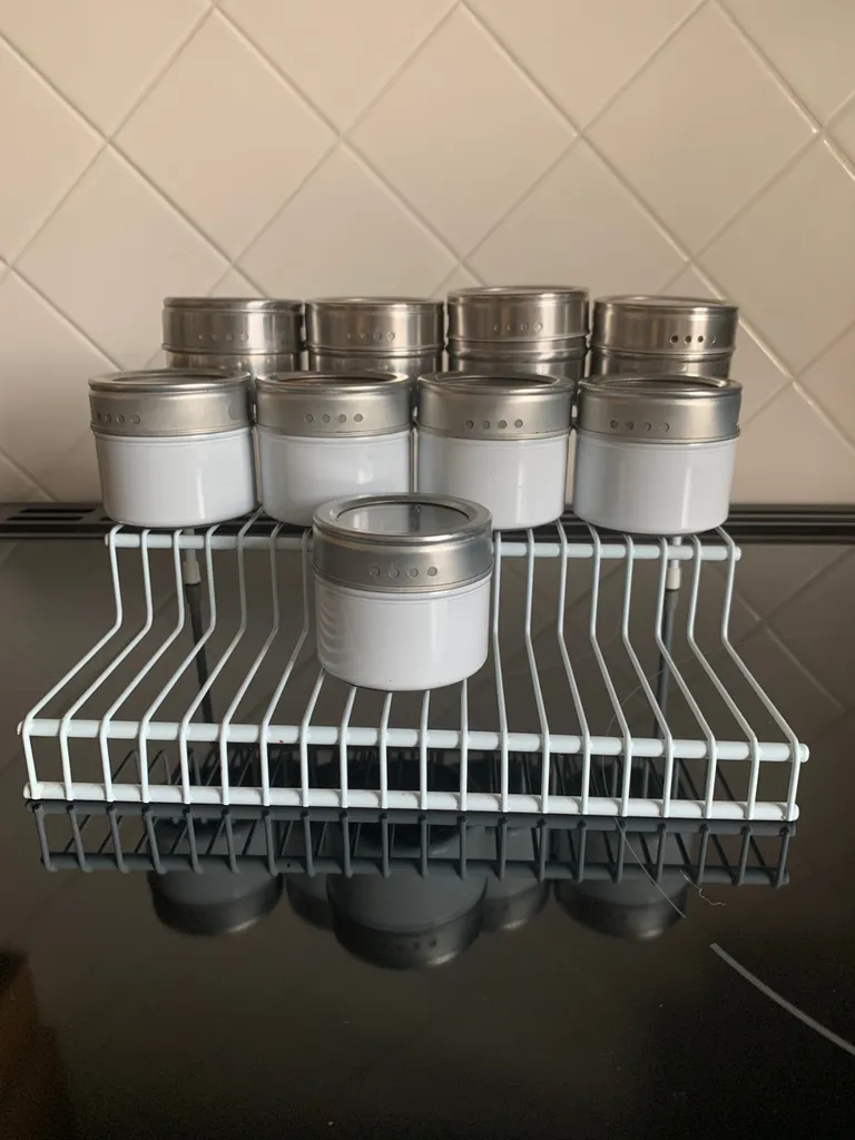 Space Savers: Magnetic Spice Jars With A Rack photo 1