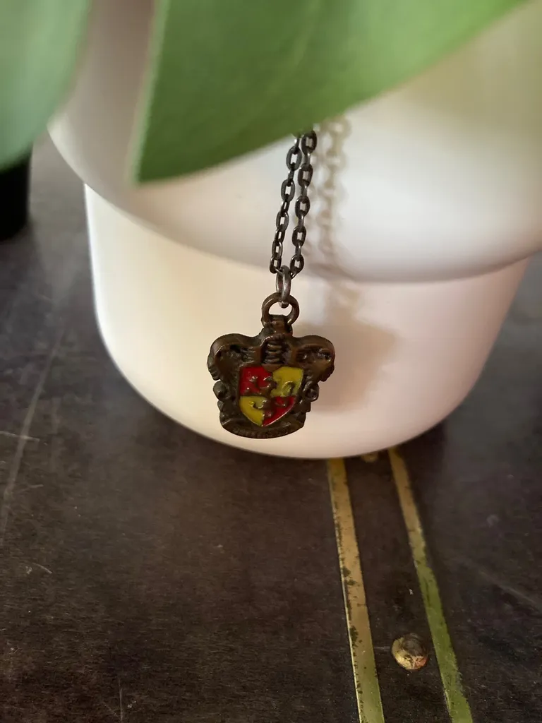 Gryffindor necklace photo 1