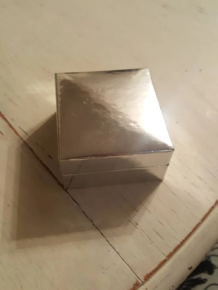 Empty jewelry box (silver) - not looking for much photo 1