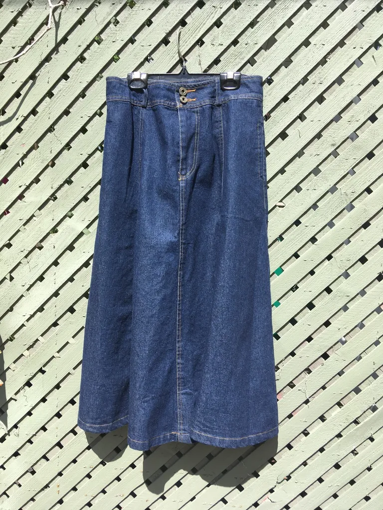 Cute Autumn Blue Denim Skirt BNWOT photo 1