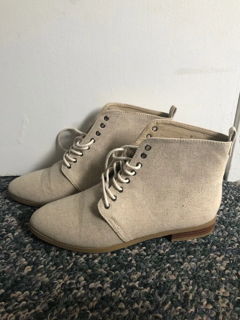 BN Urban Outfitters Booties Size 9 photo 1