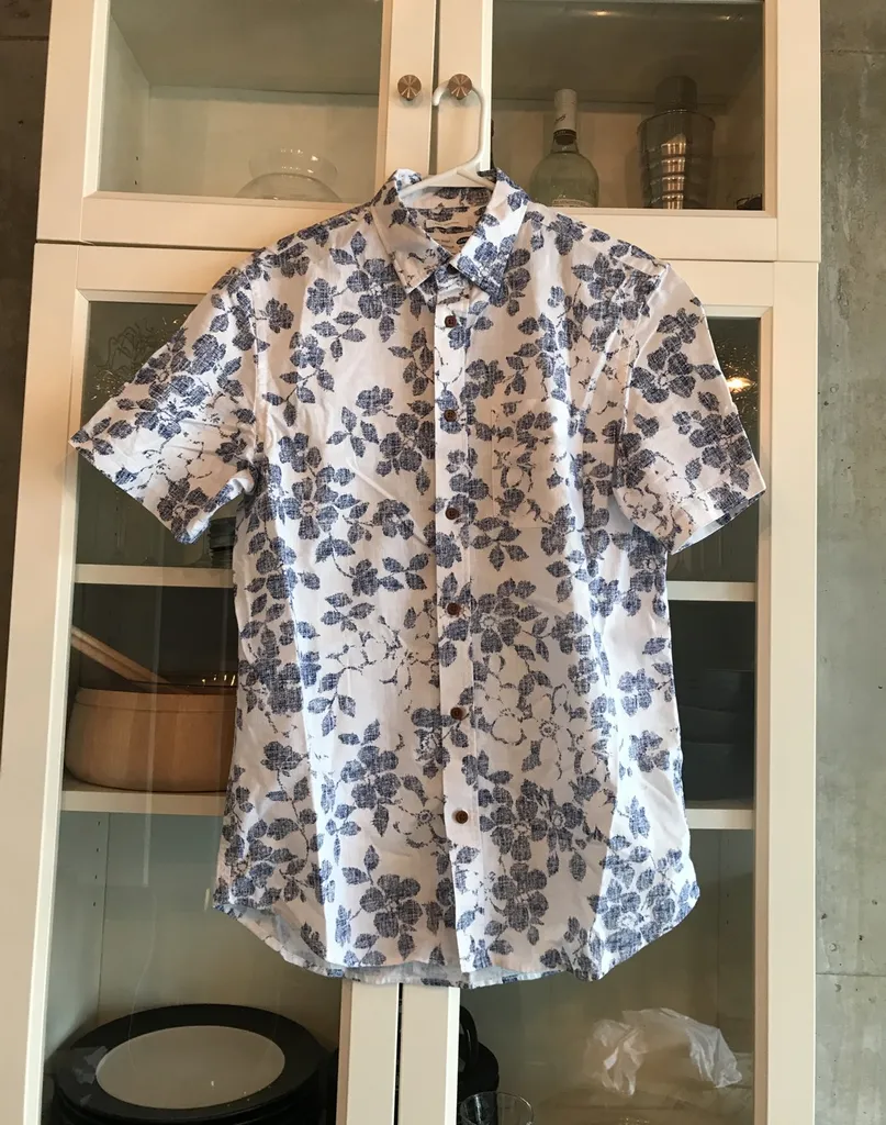 Old Navy Men’s Dress T- Shirt Size S photo 1