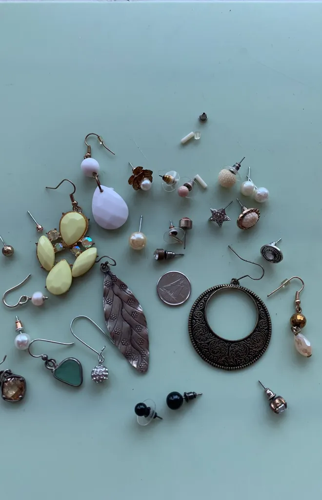 🎁 Miscellaneous Lonely Earrings photo 1