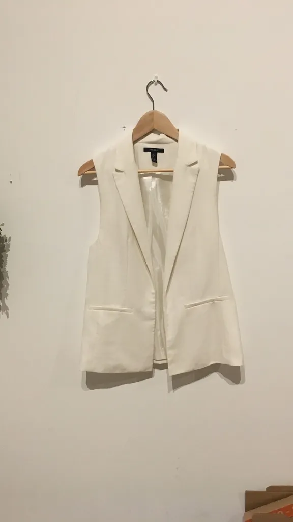White Sleeveless Blazer Jacket photo 1