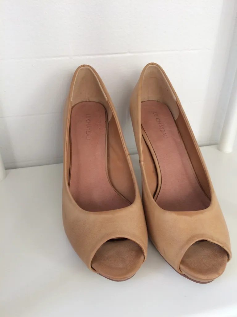 Le Chateau Heels photo 1