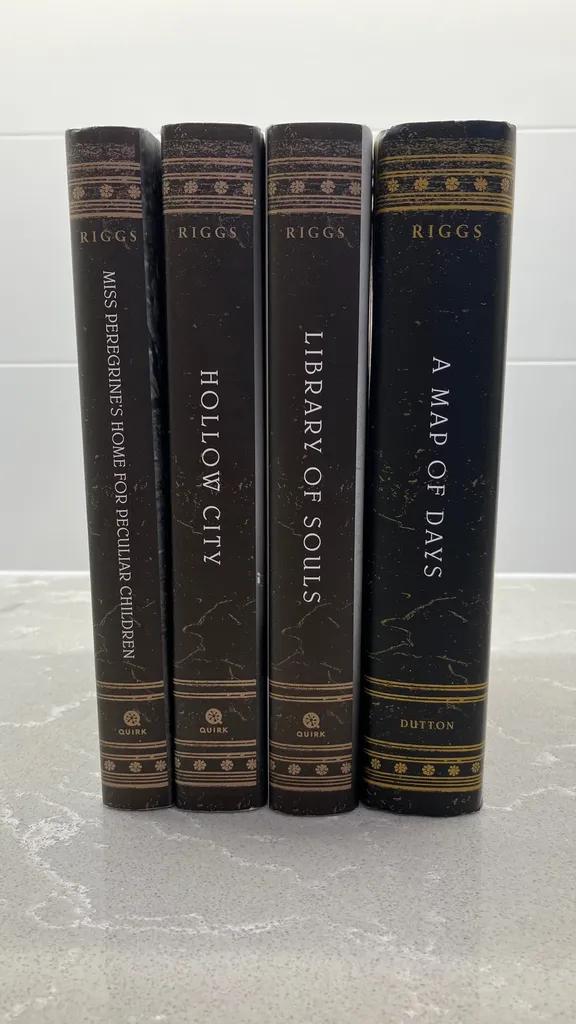 Miss Peregrine’s Home (hard cover) photo 1