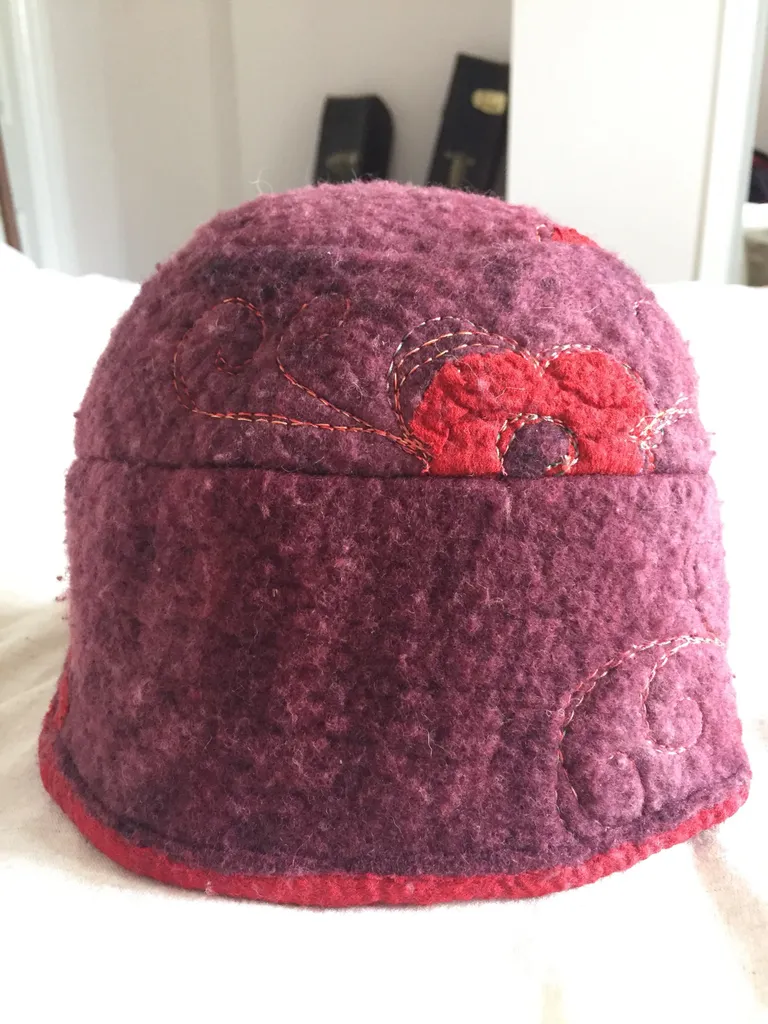 Reversible handmade felt and silk hat photo 1