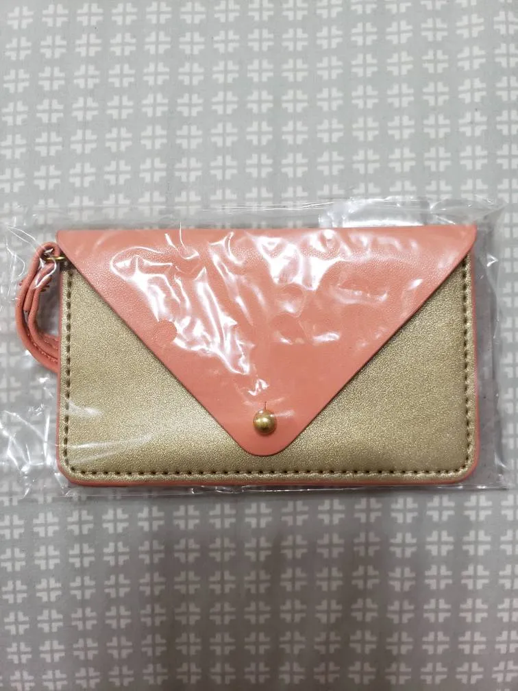 BNIB Travel Tag Case photo 1