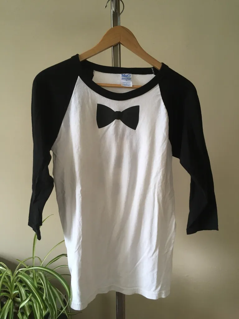 Unisex Small Softball/Baseball Tee photo 1