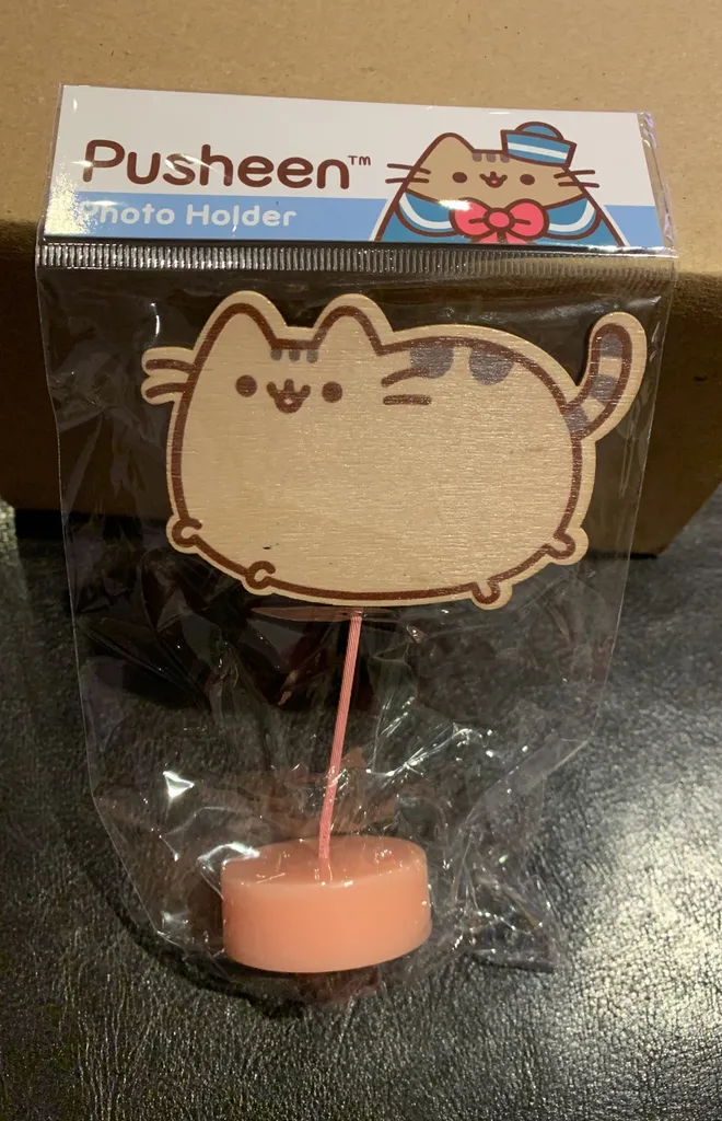 Pusheen photo holder photo 1