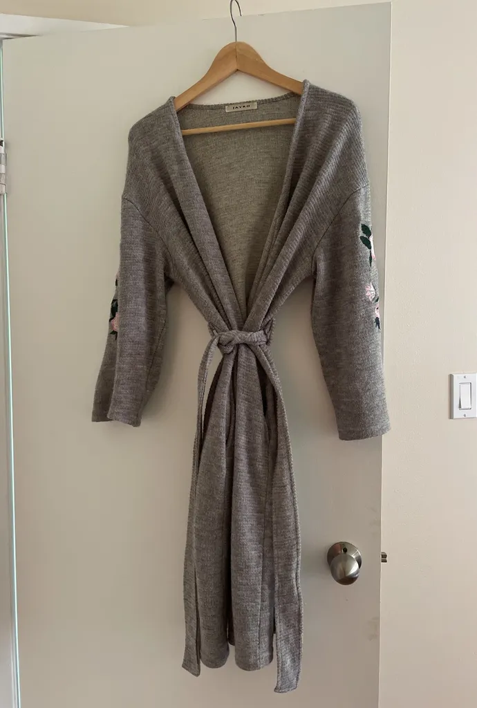 Bathrobe with Robe Accents photo 1