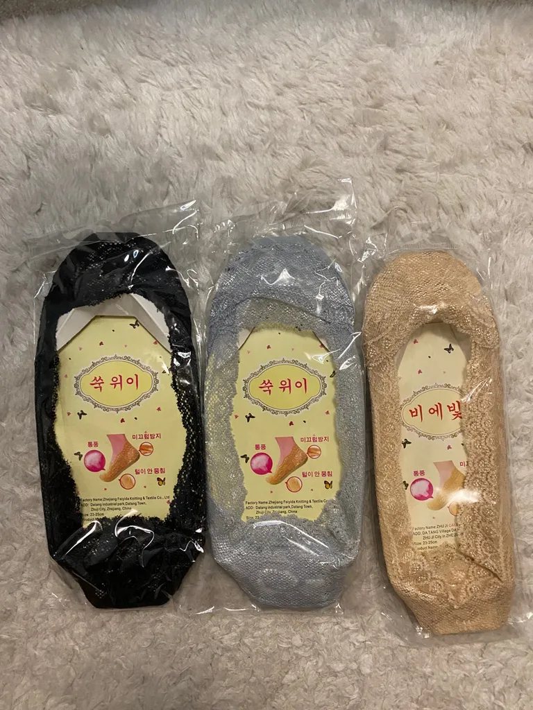 🆓BNIP Lace No Show Socks photo 1