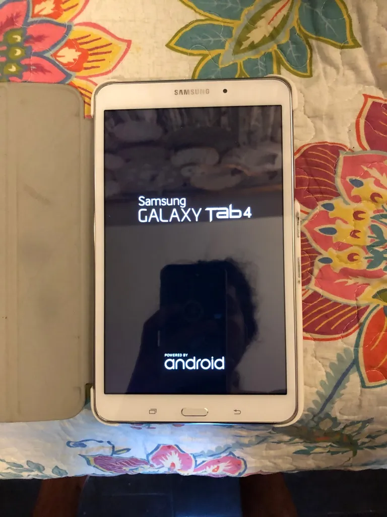 8” Galaxy Tab 4 photo 1