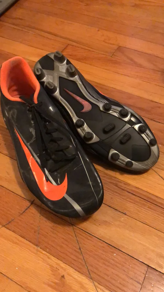 Men’s 9. Soccer Cleats photo 1