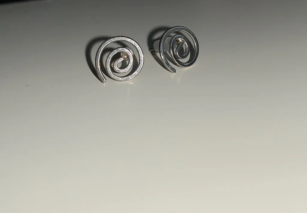 Swirl Earring photo 1