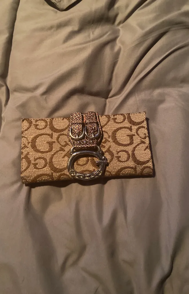 Guess Wallet photo 1