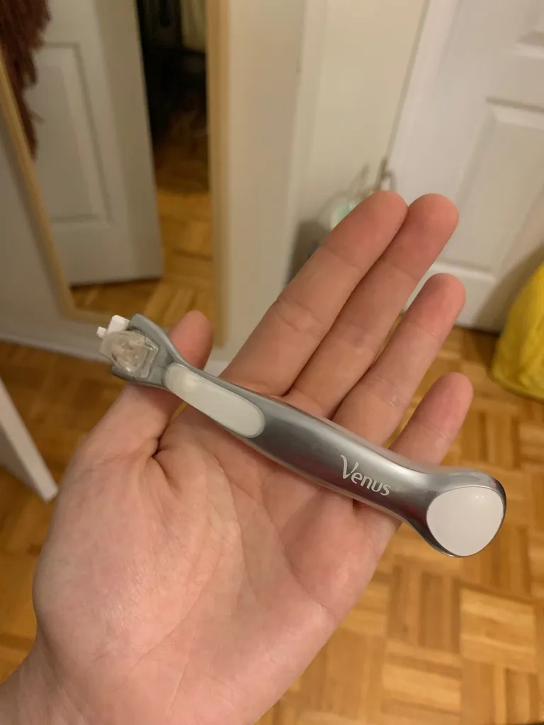 FREE Reusable Razor Handle photo 1